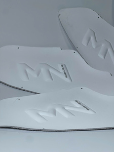 Quan Chi Logo personnalisé 3D PVC TPU Silicone Patch imprimé par transfert de chaleur Nouveau design Patchs de vêtements en caoutchouc souple en métal personnalisable - Product Image 2