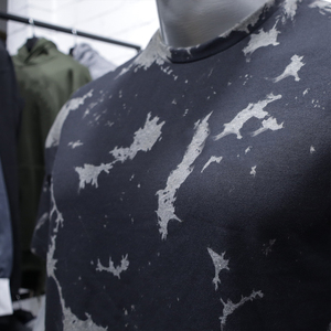 เสื้อยืดผ้าฝ้ายย้อมสีสันสดใสสำหรับผู้ชาย ทรงหลวม สไตล์สตรีท - Product Image 3