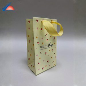 Sac cadeau de luxe personnalisé pour la mode haut de gamme, les bijoux et les cosmétiques - Product Image 4