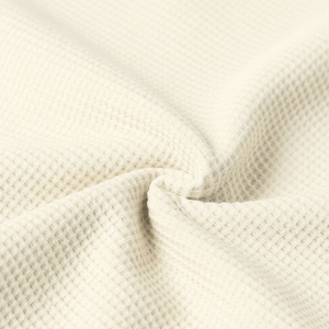 Polo en tricot gaufré crème pour homme, style décontracté, col rayé color block, tissu en coton respirant - Product Image 5