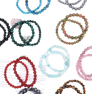 Venta al por mayor de pulseras de piedras preciosas de cristal curativas de energía natural, diseño de moda con temática de amor, de 6/8 mm, para joyería. - Product Image 3