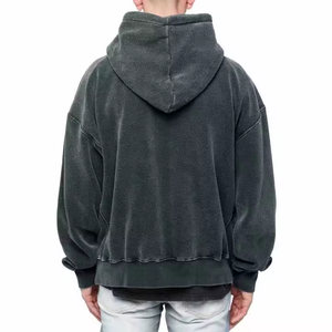 เสื้อฮู้ดดี้สีดำฟอกแบบสั่งทำพิเศษสำหรับผู้ชาย ทรงโอเวอร์ไซส์ ไหล่ตก มีกระเป๋าจิงโจ้ สไตล์วินเทจลำลองแนวสตรีทแวร์ - Product Image 6