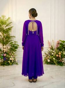 ชุดเดรสผ้าจอร์เจตต์เทียมพรีเมียม ปักเลื่อม 9 มม. แขนลูกไม้ประดับมุก ด้านหลังแบบแฟนซี ชอลี ผ้าฝ้ายเนื้อนุ่มด้านใน - Product Image 2