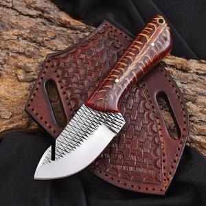 Couteau de chasse et de camping à lame fixe de 8 pouces, fait main, avec lame à rainurer personnalisée et manche en forme de cône de pin - Product Image 6