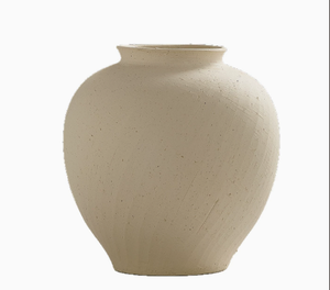 Vase de table en céramique beige rustique, finition mate, pot en poterie brute, récipient décoratif pour fleurs, pour étagère de salon - Product Image 1
