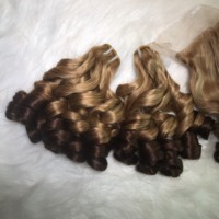 Grade 12A Brésilien Cheveux Raides Tissage Bundles Machine Double Trame Océan Vague Danse Curly Extensions pour Femmes en Gros