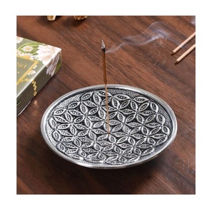 Porta Incienso Metálico en Forma de Hoja Disponible a Precio de Mayoreo - Product Image 2