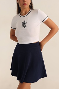 2025 mejor diseño nuevo estilo de manga corta Camiseta corta Casual mujer logotipo personalizado nueva camiseta elegante para mujer - Product Image 3