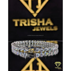 Pulsera de tenis de lujo con diamantes talla corazón VVS cultivados en laboratorio en plata de ley 925 estilo hip hop de Trisha Jewels - Product Image 1