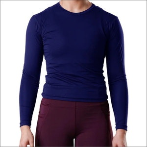 T-shirt de compression unisexe personnalisé avec logo premium |   Haut de sport écologique UPF50+ |   Entraînement de course à pied de haute qualité - Product Image 1