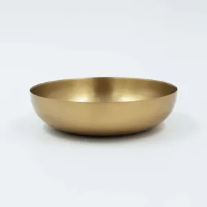 Bol en métal finition laiton, plat de service moderne, décoratif pour cuisine, gravé de motifs floraux, élégant, petit récipient alimentaire, luxueux et stylé - Product Image 4
