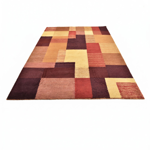 Tapis géométrique patchwork écologique antidérapant en laine bordeaux, terre cuite et moutarde DECORDEC pour salon, hôtel, villa - Product Image 2
