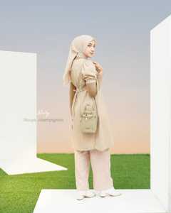 Sac à main en cuir synthétique de qualité supérieure avec fermeture éclair, bandoulière réglable, poche fonctionnelle et portefeuille intégré - Product Image 2