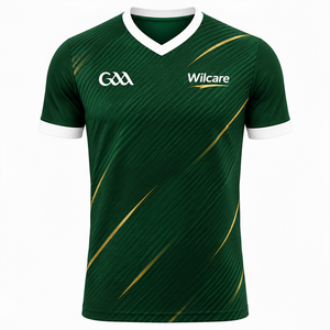   Camiseta Deportiva Verde con Cuello en V para Hombre, con Rayas Diagonales Doradas, Impresión por Sublimación, Transpirable, de Poliéster, Marca Wilcare Sports - Product Image 1