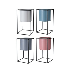 Elegante maceta metálica con revestimiento en polvo para uso en interiores, exteriores, jardín, balcón, patio y decoración moderna. - Product Image 5