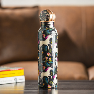 Bouteille d'eau en cuivre pur artisanale de qualité supérieure - Bouteille de bien-être ayurvédique pour une utilisation quotidienne durable à prix de gros - Product Image 5