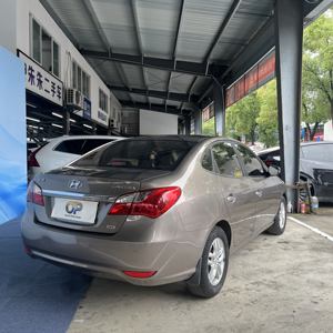Hyundai Yuedong 2012 Usado, Sedán con Combustible de Gasolina, Exterior Marrón e Interior Negro - Product Image 3