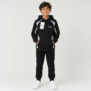 Sudadera con capucha para niños con comodidad premium, apariencia elegante y tela duradera, adecuada para uso durante todo el día en todas las estaciones. - Product Image 1