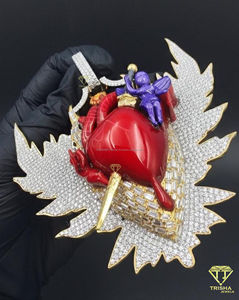 Colgante de Moda con Alas de Sagrado Corazón Totalmente Adornado con Diamantes Cultivados en Laboratorio VVS en Plata de Ley 925 - Product Image 3