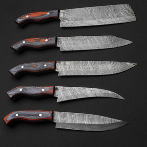 Ensemble de couteaux de chef en acier Damas faits à la main, offrant une excellente balance et une précision exceptionnelles pour la cuisine, collection de couteaux culinaires faits à la main. - Product Image 5