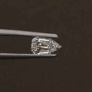 เพชรทรงกลมสีขาว 1.01 กะรัต ได้รับการรับรองจาก IGI สำหรับทำแหวนหมั้น ของขวัญ หรือใช้ในงานทำเครื่องประดับ - Product Image 4