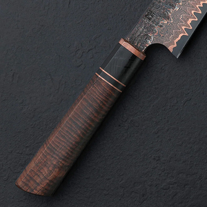 Cuchillo de caza japonés de acero damasco hecho a mano, cuchillo de supervivencia premium para exteriores con funda de cuero. - Product Image 5