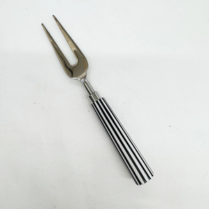 Luxury <b>Cheese</b> <b>Knife</b> <b>Set</b> with White Resin Handles and Gold Stainless Steel Blades 3-Piece Gourmet <b>Cheese</b> Tools for Fine Dining - Product Image 4