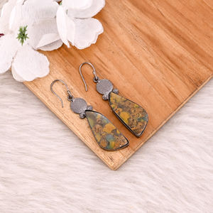 Pendientes Clásicos de Gema de Jaspe Frutal con Baño de Rodio Negro, Pendientes Colgantes de Latón de Estilo Moderno para Bodas y Fiestas - Product Image 3