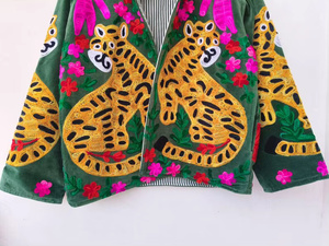 Blouson Bomber Suzani 100% Velours Fait Main Réversible Vintage Bohème Court Coloré Brodé Hiver Rembourré Coton Motif Panthère - Product Image 2