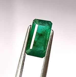 Sapphire Gems International Pierre précieuse naturelle émeraude verte de Zambie de 1,45 carat, taille émeraude, pierre libre EF-101 pour la fabrication de bijoux - Product Image 1