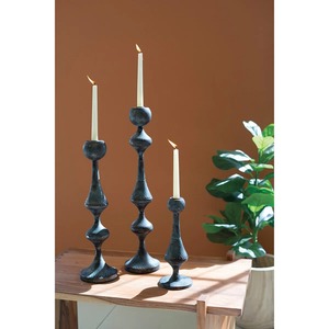 Ensemble de trois porte-bougies texturés noir mat pour la décoration intérieure - Product Image 1