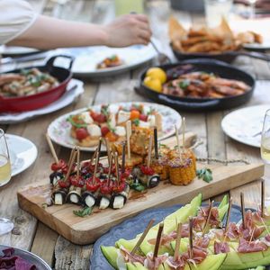 100 Pezzi Spiedini di Bambù da 4,7 Pollici, Piatti e Larghi, per Antipasti, Cocktail, Marshmallow, Frutta, Accessori per Barbecue - Product Image 3