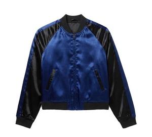 Chaqueta Varsity Azul para Hombre, Mangas Negras con Cierre de Cremallera en Contraste, Forro de Satén, Estilo Casual, Corte Regular, Cuello Alto, Impermeable - Product Image 1