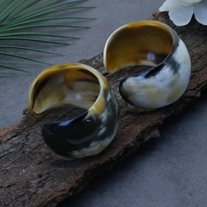 Brazaletes Hechos a Mano con Cuerno de Búfalo - Pulsera de Moda de Cuerno Natural - Fabricante Mayorista Internacional Personalizado de Uttar Pradesh - Product Image 5