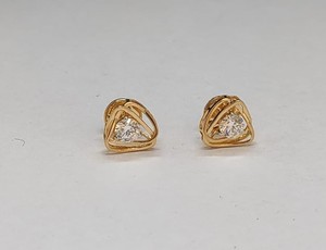 Pendientes de Oro Satvik Ratna ER 43 SOLITAIRE, Chapados en Oro de 10K/14K/18K, con Diamante Cultivado en Laboratorio, Engaste de Puntas, Certificados, para Uso Diario, Regalo - Product Image 6
