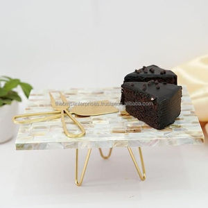 Support à gâteau en bois fait main avec incrustation de nacre pour l'Aïd et le Ramadan, support à chocolat de style moyen-oriental avec incrustation de coquillages - Product Image 4