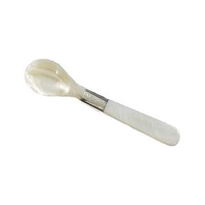 Cuillère à caviar en nacre faite à la main, vaisselle en coquillage naturel, ustensile de luxe pour la présentation en restaurant - Product Image 1