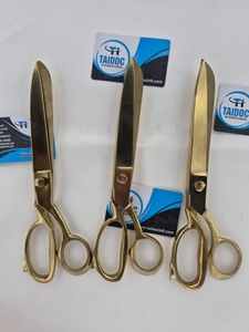 Ciseaux de tailleur Taidoc International en acier inoxydable doré, bord lisse, manche métallique, qualité DIY, pour la couture et la découpe de tissus, 250g, garantie 3 ans - Product Image 1