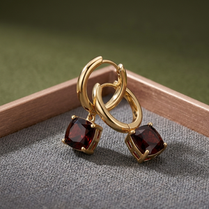 Boucles d'oreilles de luxe en grenat rouge taille coussin hydro, pierre de 10 mm, longueur 4 pouces, 11 grammes, en argent sterling 925 plaqué or 18 carats, bijoux de créateur - Product Image 1