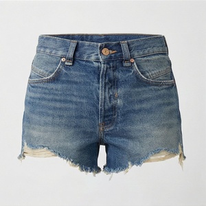 Shorts en jean pour femmes, tendance, sexy, couleur personnalisée, en coton denim, style décontracté streetwear, pour un look estival stylé et branché - Product Image 1
