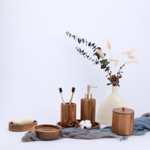 Juego de Accesorios de Baño de Bambú de 5 Piezas con Impresión Personalizada, Venta Caliente de Fábrica BSCI, para Hotel y Hogar - Product Image 1