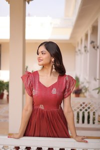Robe Anarkali brodée argentée pour femmes |   Robe de soirée élégante à manches à volants longues - Product Image 4