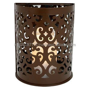 Portavelas votivo de hierro vintage con diseños hechos a mano cortados con láser para agregar un ambiente romántico y atemporal a los interiores del hogar - Product Image 4