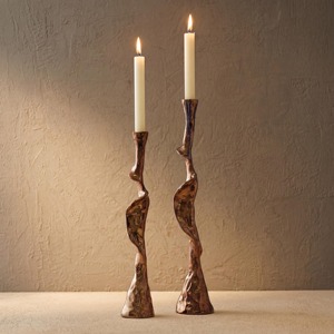 Ensemble de 2 bougeoirs en métal au design torsadé, élégants accessoires de décoration de table pour la maison et les cadeaux, provenant d'Inde - Product Image 5