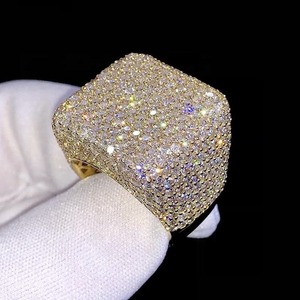 Bague de cocktail large pour homme en argent 925 plaqué rhodium, entièrement pavée de moissanite, bijoux de luxe - Product Image 2