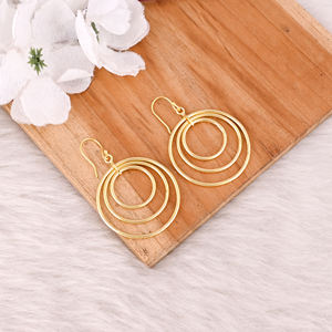 Pendientes Colgantes de Latón Chapado en Oro con Logotipo Personalizado, Fabricante de Joyería Personalizada, Pendientes de Latón de Alta Calidad, Pedido al por Mayor - Product Image 3