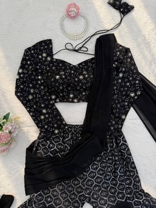 Sari Shara negro bordado de estilo indio-pakistaní para mujer, ideal para fiestas, con un ajuste tradicional y étnico. - Product Image 6