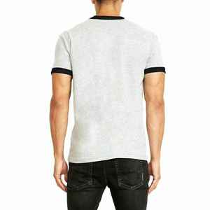 T-shirt gris à manches courtes pour homme, avec bordure contrastante noire, coupe classique, en jersey de coton, col rond, imprimé, respirant et à séchage rapide - Product Image 2