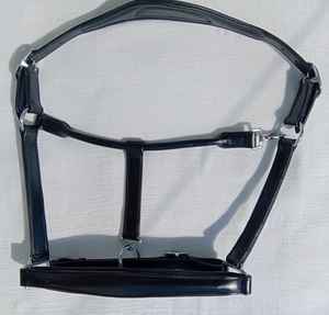 Meilleur Halter Plat Durable pour Cheval en Cuir Premium, Réglable, Accessoires d'Équestre en Gros au Meilleur Prix de Gros - Product Image 1