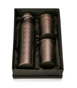 Ensemble cadeau de vaisselle en cuivre antique de luxe – Bouteille gravée 7 chakras et verres de géométrie sacrée dans un coffret cadeau noir haut de gamme - Product Image 1